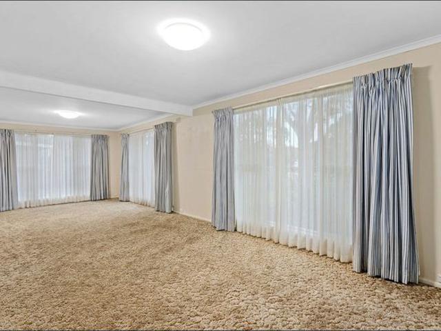 Conveniently Located 3 Bedroom Family Home – Walk to Village and Beach