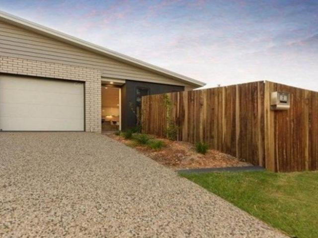Conveniently Located Townhouse!