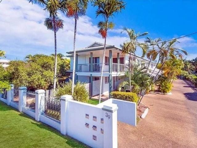 Conveniently Located Townhouse Close to Everything