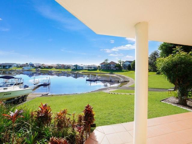 Conveniently Located Waterfront Lifestyle