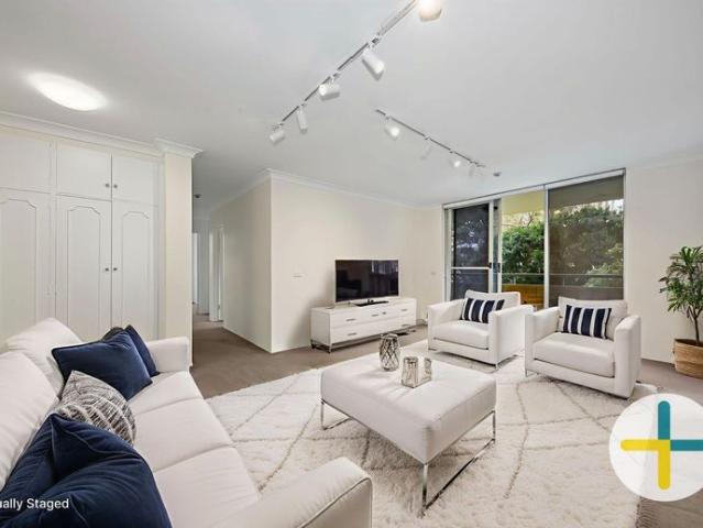 Conveniently located, with a leafy and tranquil outlook!