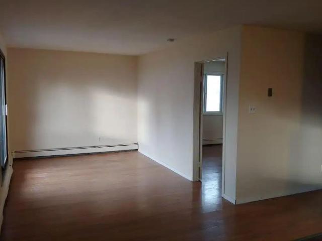 Conveniently located Downtown Red Deer RP066 — Conveniently located 2 Bedroom Suite RP066