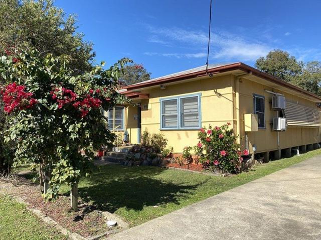 CONVENIENTLY LOCATED FAMILY HOME