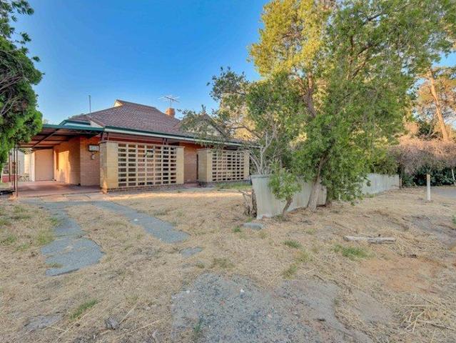 Conveniently Located Family Home in the Heart of Gosnells !