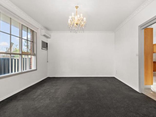 Conveniently located four bedroom unit