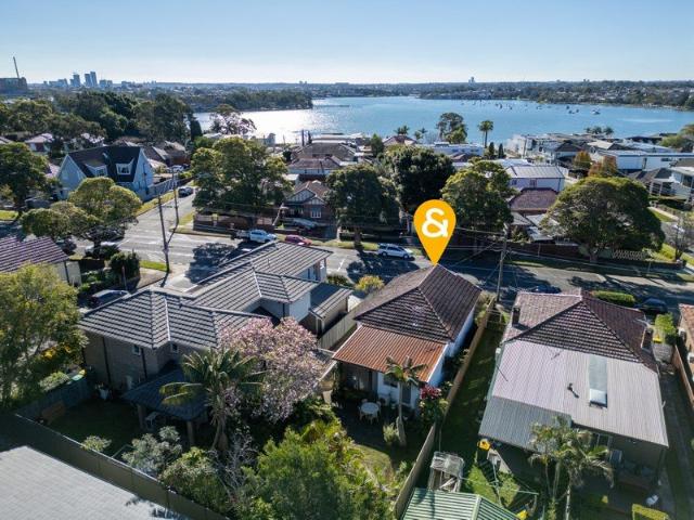 Conveniently Located Freestanding Home Offering Comfortable & Easy Living