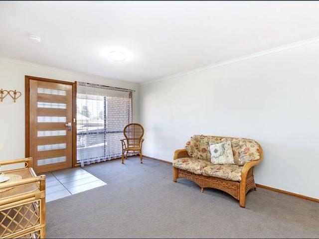 Conveniently Located Fully Furnished 2 Bedroom Unit