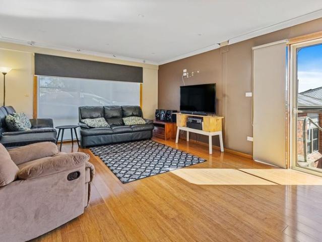 CONVENIENTLY LOCATED FULLY FURNISHED HOME