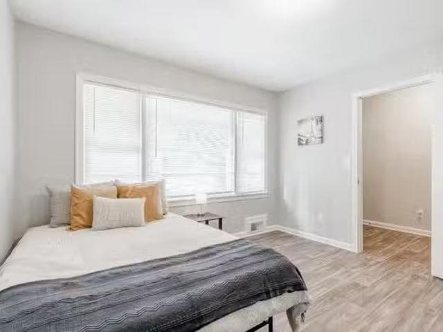 Conveniently Located! Just Minutes from Bus Lines & Your Cozy.