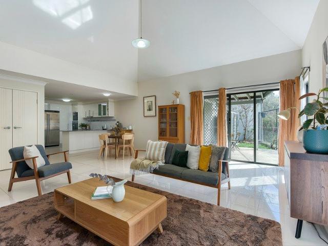 Conveniently Located & Move In Ready!
