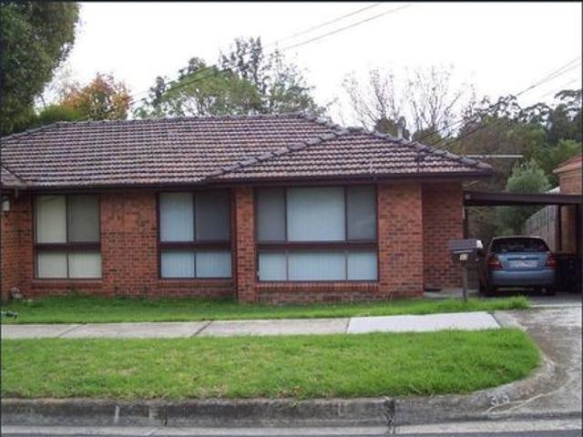 Conveniently Located Near the Monash Freeway