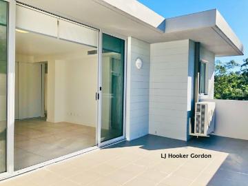Conveniently located Penthouse Available Now!