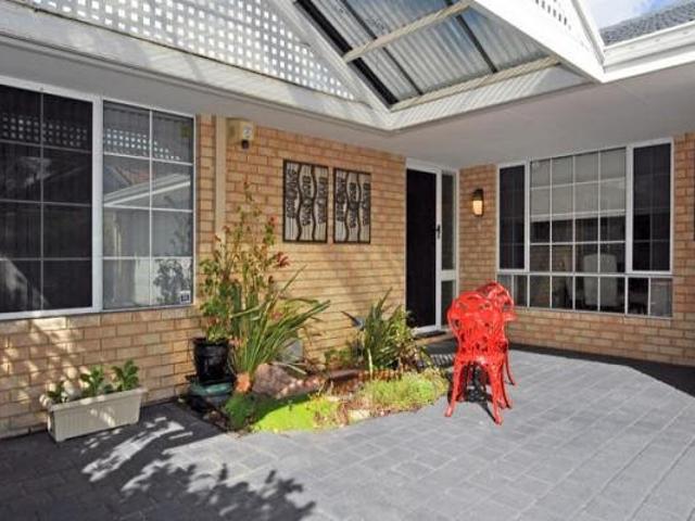 Conveniently located & pleasantly spacious