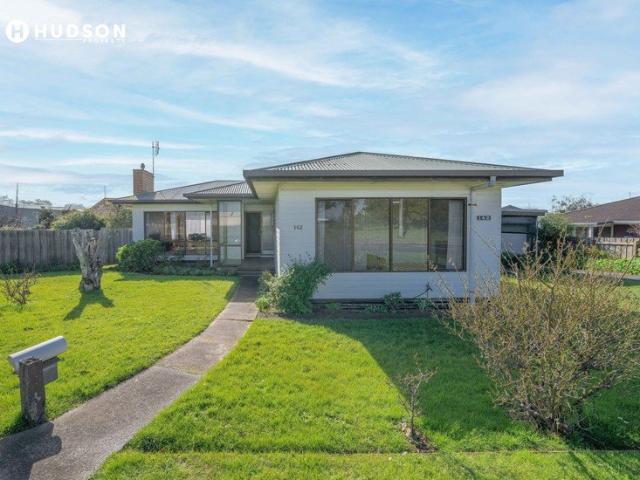 Convenience & Charm On Garden Street Corner