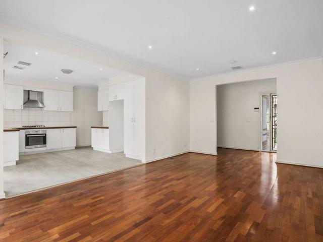 Convenience, Comfort and Privacy in the Heart of Clayton