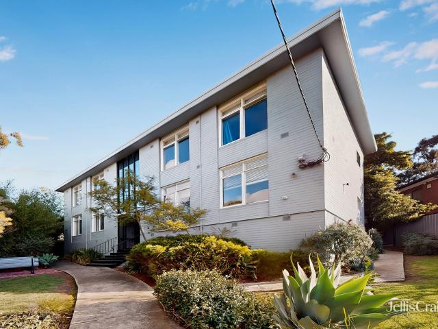 Convenience Furnished Apartment With Location To Match!