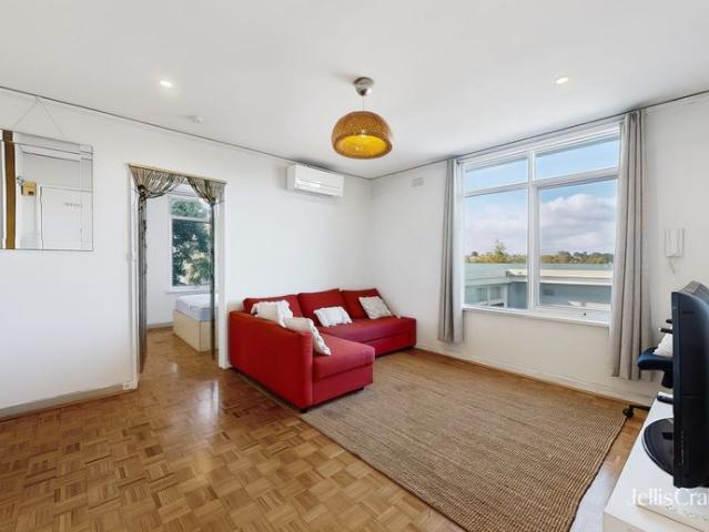 Convenience FULLY FURNISHED Apartment With Location To Match!