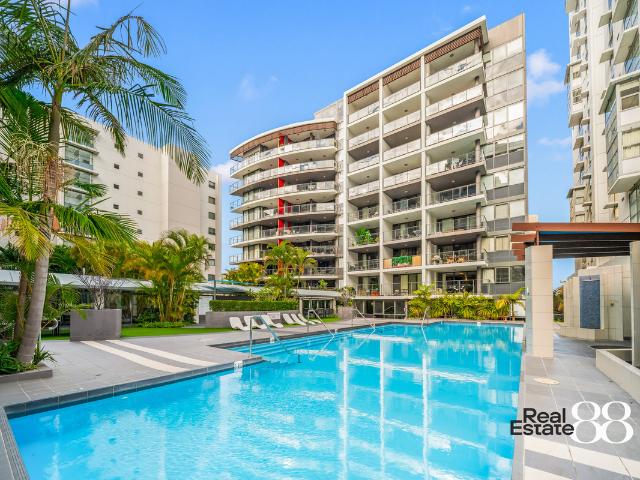 CONVENIENCE & LIFESTYLE!