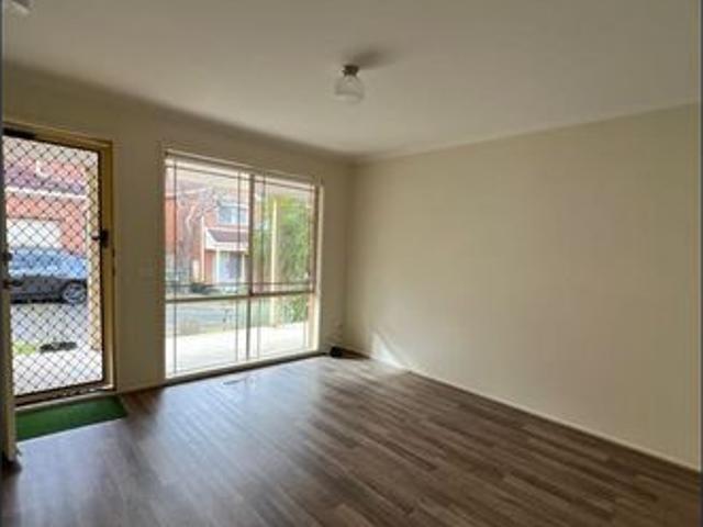 Convenience & Lifestyle Location – Walk to Deakin University!