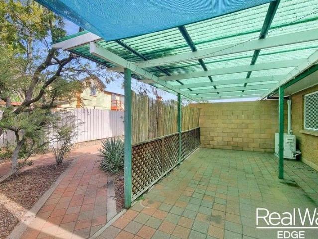 Convenience & Low Maintenance Living! Current rent is $400 per week