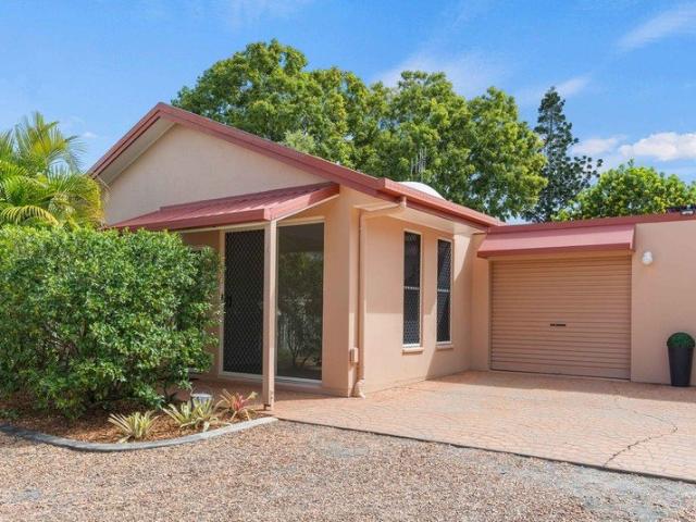 Convenience Meets Comfort: Beautifully Refreshed 2 Bedroom Gem