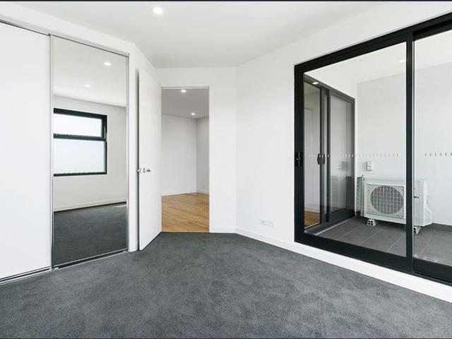 CONVENIENCE ON YOUR DOORSTEP. CLOSE TO EVERYTHING!