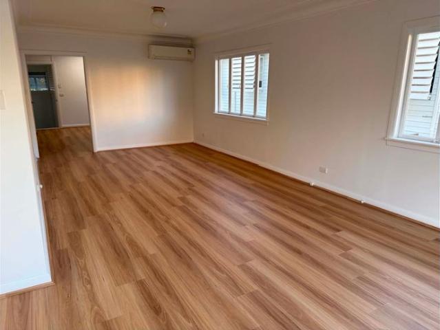 Convinient location 3 bedroom house newly renovated