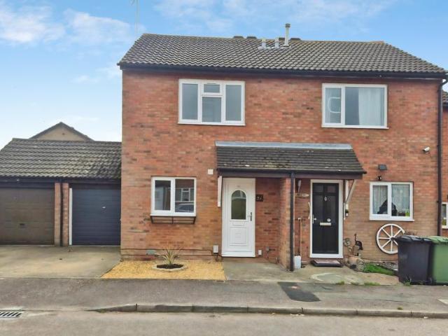 Conway Close, Dunstable, LU5 2 bed semi detached house to rent £1,450 pcm £335 pw