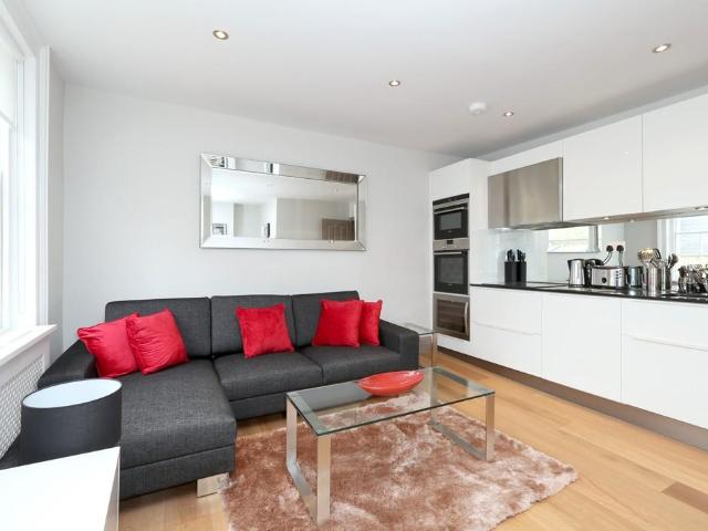 Conway Street, Fitzrovia, W1T 1 bed flat to rent £2,500 pcm £577 pw