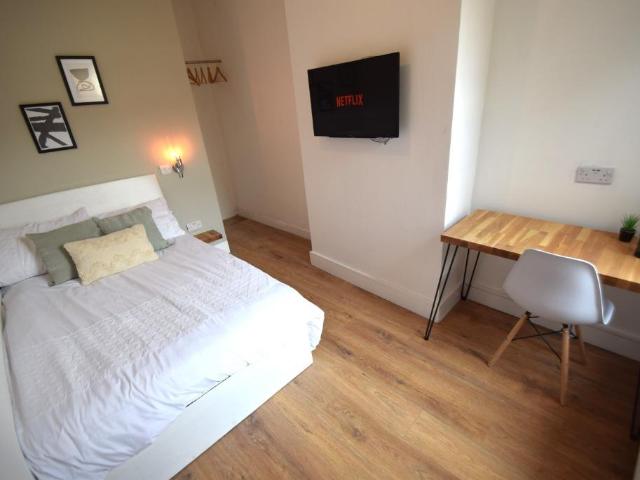 Conway Street, Stoke On Trent ST4 4 bed terraced house to rent £1,295 pcm £299 pw