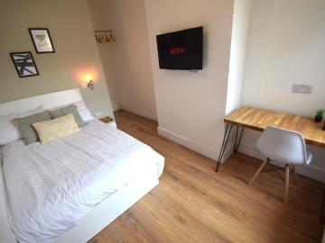 Conway Street, Stoke On Trent ST4 4 bed terraced house to rent £1,395 pcm £322 pw