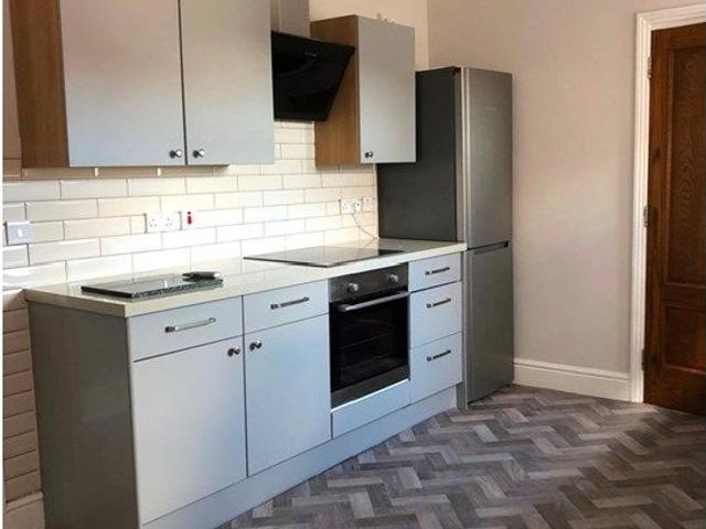 Conway Road, Colwyn Bay LL29, 2 bed flat to rent, £895 pcm | PrimeLocation