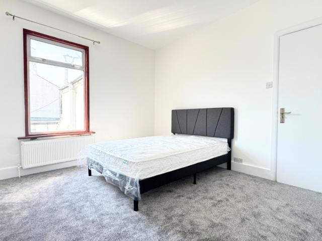Conway Road, London 1 bed in a house share to rent £750 pcm £173 pw