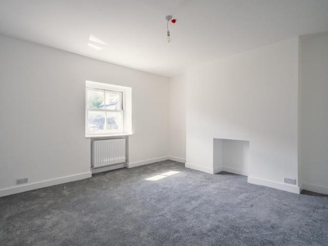 Conway Road, Penmaenmawr, LL34 1 bed apartment to rent £780 pcm £180 pw