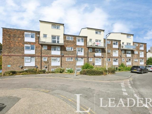 Conyers, Harlow, CM20 1 bed flat to rent £1,025 pcm £237 pw