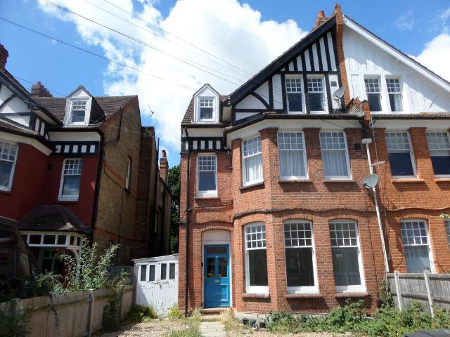Conyers Road, London SW16 2 bed flat to rent £1,800 pcm £415 pw