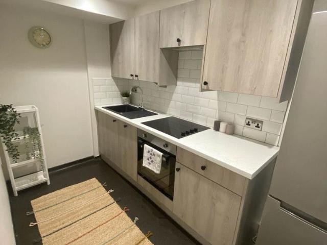 Conyngham Road, Manchester 2 bed flat to rent £1,150 pcm £265 pw