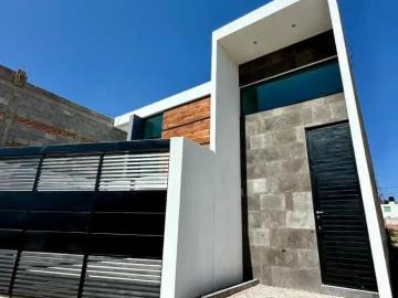 Con sala a doble altura  casa en venta  a solo 6 min. De