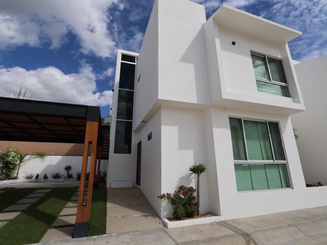 Con titulo de propiedad y esta en regimen en condominio