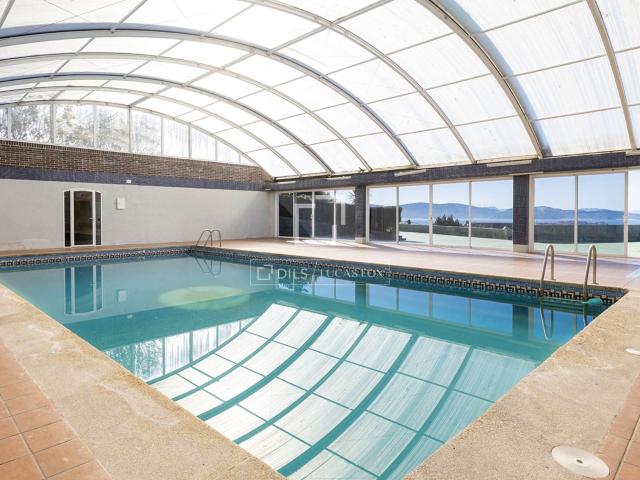 Con una impresionante extensión de 3.200 metros cuadrados, e. 772m² Adina