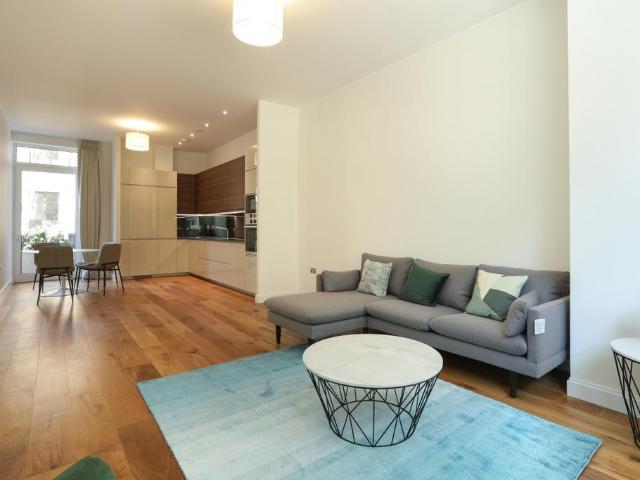 Concierge, 1 Cloud Street, London, E15 2ZP, United Kingdom | 2 bed apartment for rent #140398995 | Rentberry