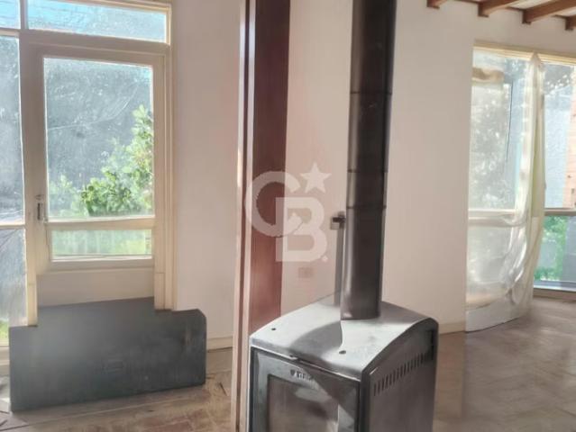Concon amplio terreno y casa para remodelar | 4 dormitorios por 6580.00 en Concón
