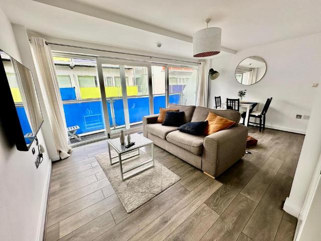 Concord Street, Leeds, LS2 7QS 2 bed flat to rent £1,200 pcm £277 pw