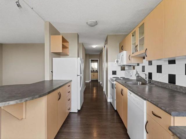 Concord Tower — 2 Bed 1 Bath