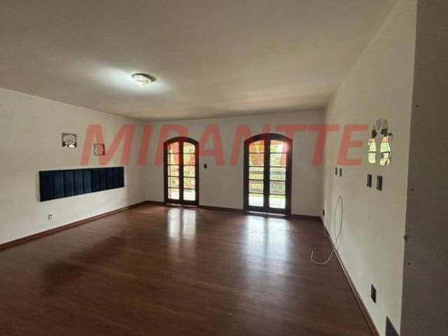 Cond. fechado de 1250m² com 15 quartos