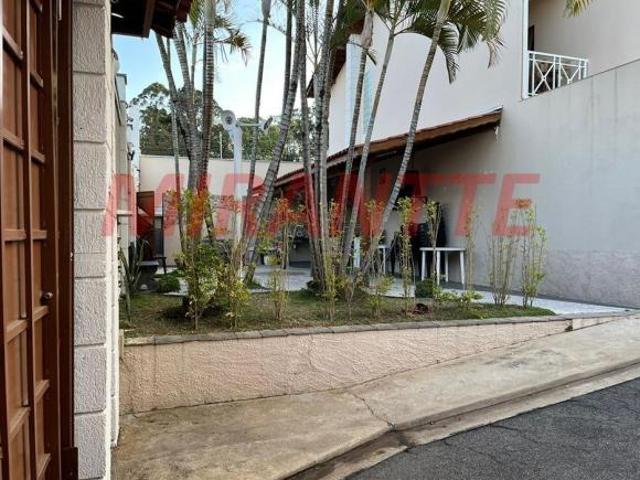 Cond. fechado de 126m² com 3 quartos