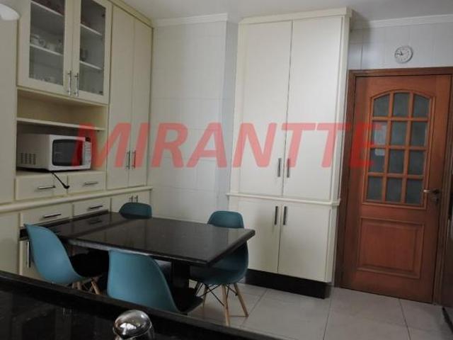 Cond. fechado de 147m² com 3 quartos