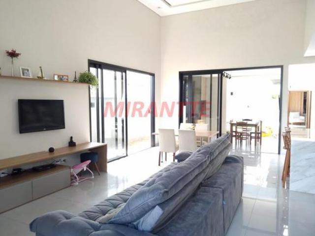 Cond. fechado de 174m² com 3 quartos