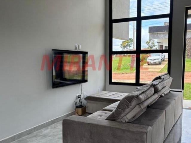 Cond. fechado de 174m² com 4 quartos