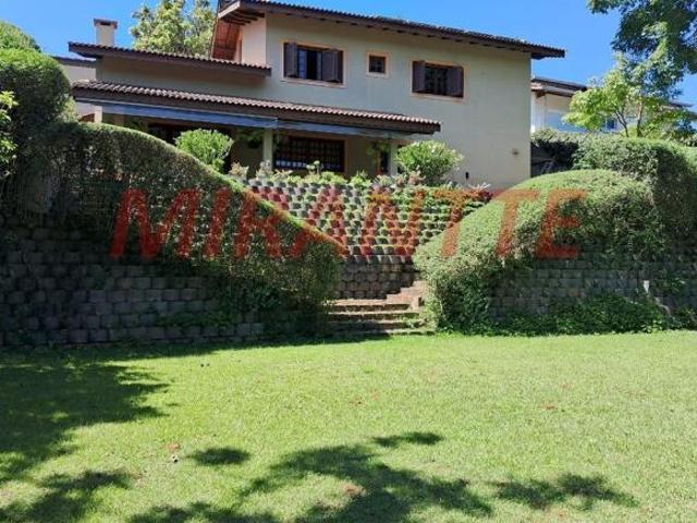 Cond. fechado de 232.98m² com 3 quartos